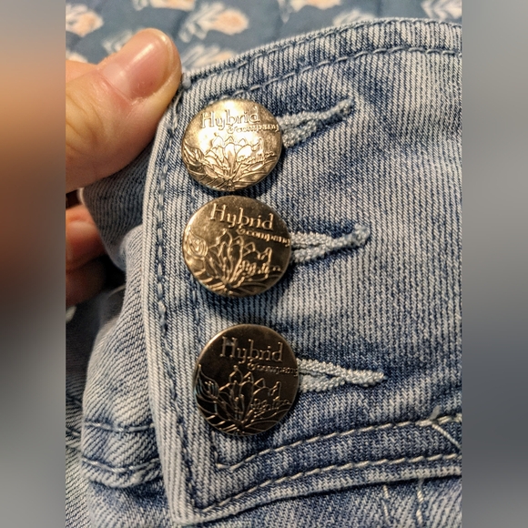 Hybrid & Company Super Comfy Stretch Denim Knee Length Capris/Bermuda Shorts 16 - Picture 5 of 12